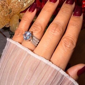 Elegant 925 sterling Silver and Crystal Ring Set